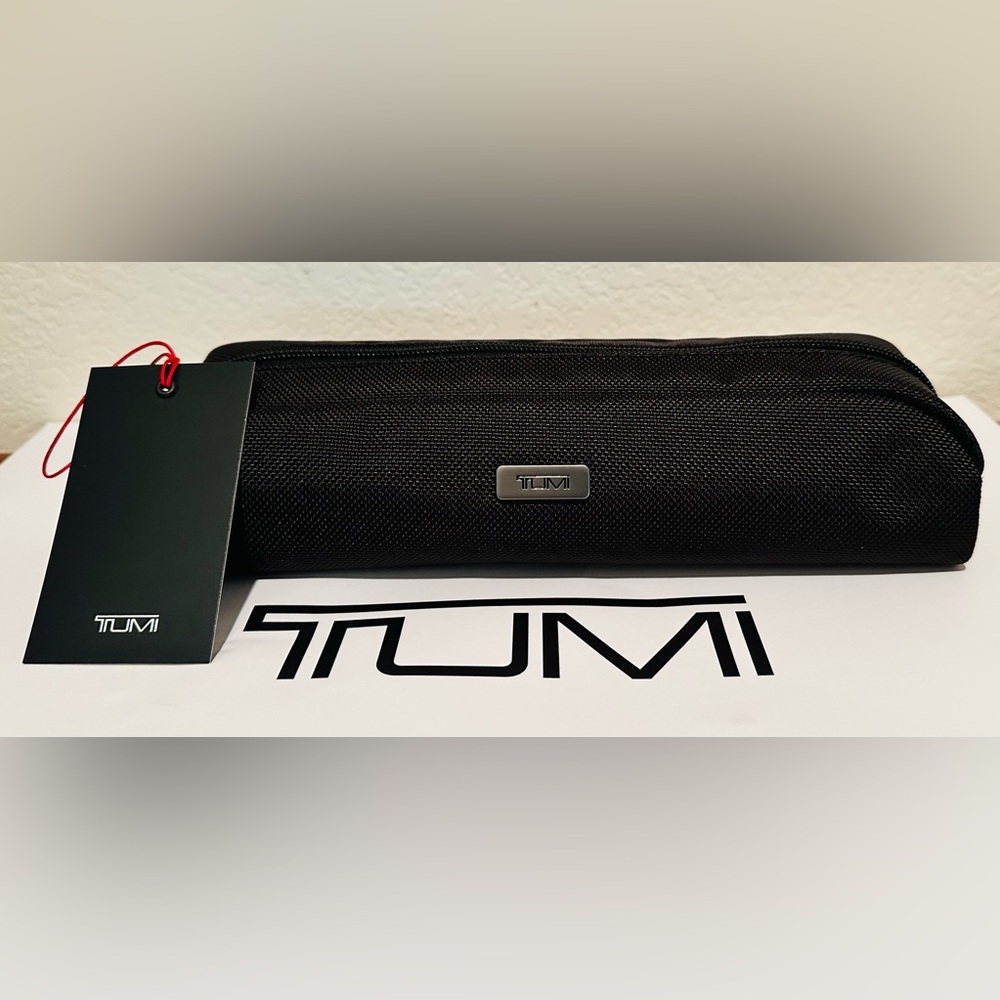 NWT Tumi Travel Accessory Zipper Cord Pouch Bag Solid Black